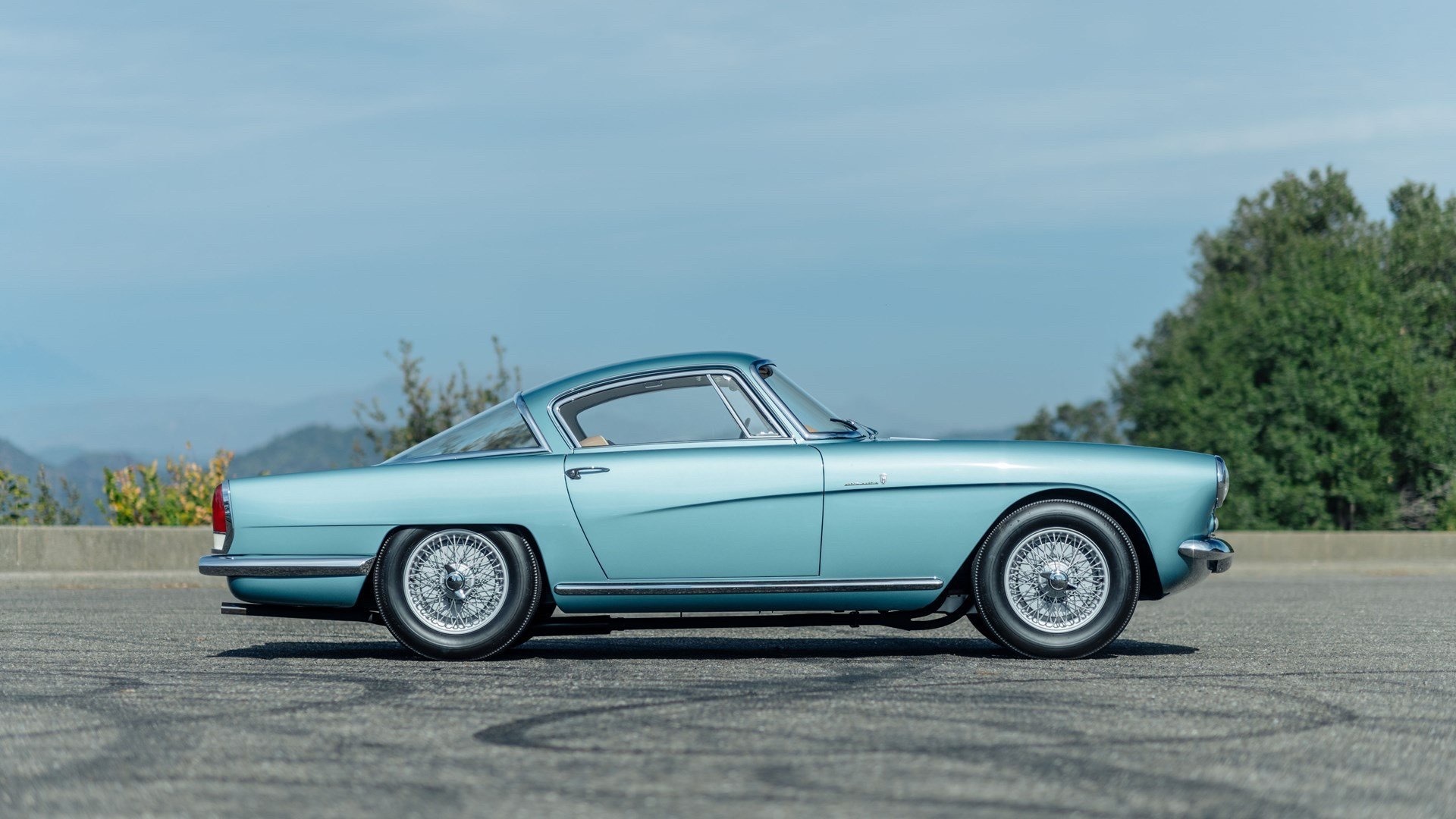 AstonMartin_DB2-4_LML-765_Coupé_Bertone_54-3