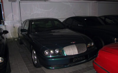 Bentley B2