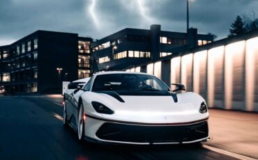 Automobili Pininfarina Unveils Battista with Modulo-Inspired Livery